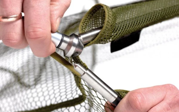 Epuisette Trakker EQ Carbon Landing Net Olive 3 Epuisette Trakker EQ Carbon Landing Net Olive