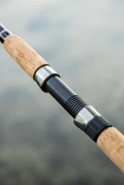 Ultimate Recruit Feeder 330 Cork -Pêche Série Boutique e1bed7779f720fb2